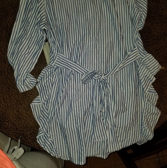 Light Blue and White Blouse - Picture 4 of 4